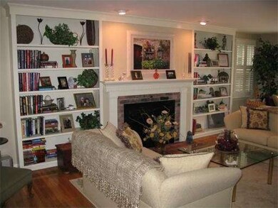 115 Colonial Dr, Somerset, MA 02726 - photo 3