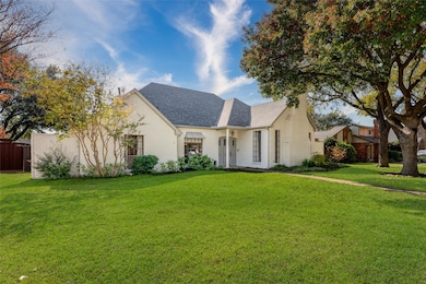 10002 Hickory Crossing, Dallas, TX 75243 - photo 2