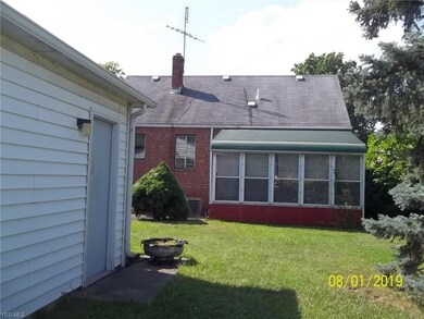 19321 Shawnee Ave, Cleveland, OH 44119 - photo 6