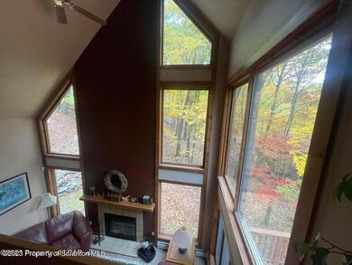 114 N Iroquois Cir, Hazleton, PA 18202 - photo 5