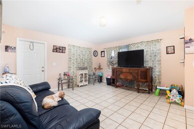1250 Columbus Blvd unit A & B, Fort Myers, FL 33913 - photo 4