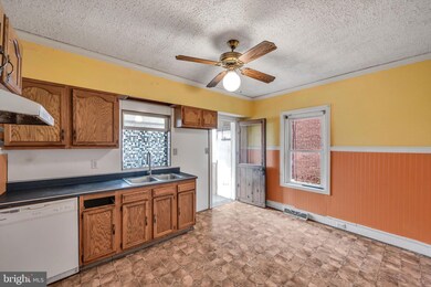 3102 Marion St, Reading, PA 19605 - photo 6