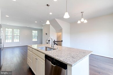 7 Gates Park Ct, Halethorpe, MD 21227 - photo 5