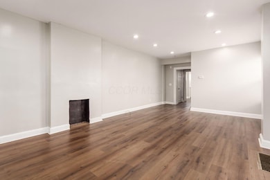 1555 E Rich St unit 557, Columbus, OH 43205 - photo 4