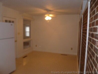 927 Stoneykirk Dr, Fayetteville, NC 28314 - photo 5