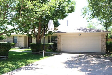 5714 Crestwood Cir E, North Richland Hills, TX 76180 - photo 3