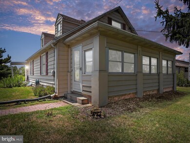 1054 Edenville Rd, Chambersburg, PA 17202 - photo 2