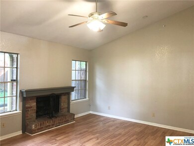 615 Burleson St unit 4, San Marcos, TX 78666 - photo 2