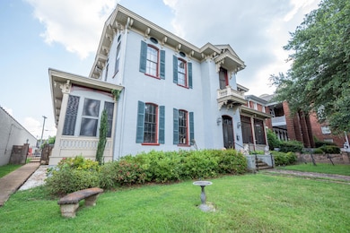 518 College St, Columbus, MS 39701 - photo 3