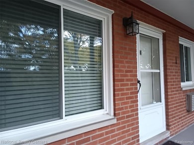 Babcock Cooperative unit 406, Royal Oak, MI 48073 - photo 2