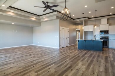 987 Stonewater Dr, Eagle Point, OR 97524 - photo 6