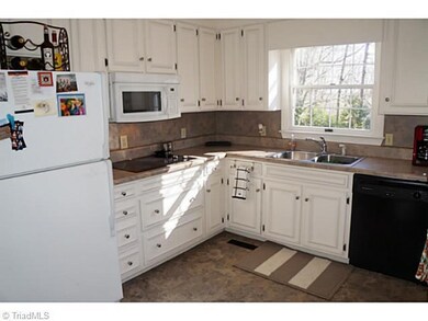 1050 N Rockridge Rd, Asheboro, NC 27205 - photo 6