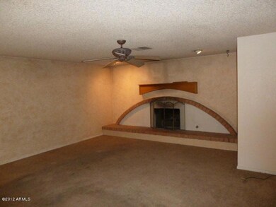 C:\fakepath\FAMILY ROOM (1)