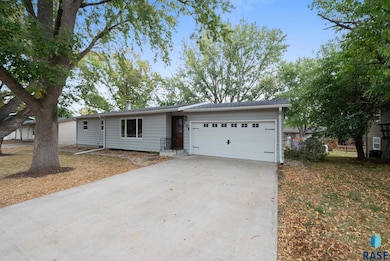 108 S Needles Dr, Brandon, SD 57005 - photo 3