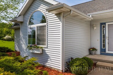10076 Southridge Dr-3