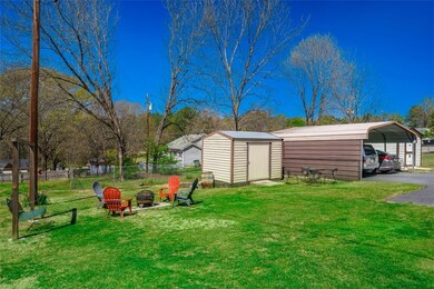 A very quiet location with no HOA near downtown Wa