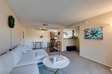 950 Seven Hills Dr unit 311, Henderson, NV 89052 - photo 5