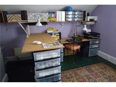 Studio/Study/Office.