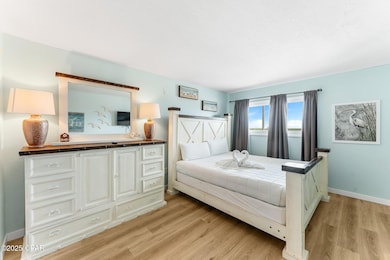 6-web-or-mls-8743 Thomas Dr 1502_06