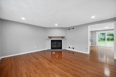 100 Frederick St unit 69, Dracut, MA 01826 - photo 4