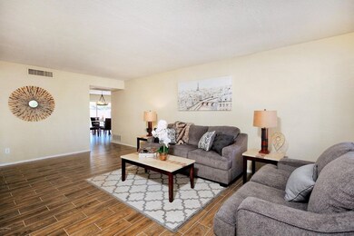 3741WPoinsetta004