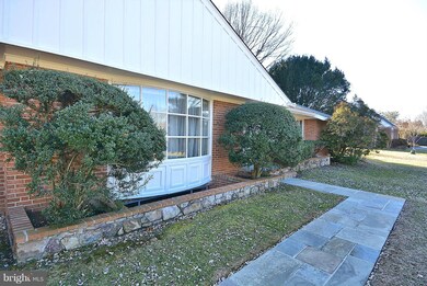 901 Orchard Way, Silver Spring, MD 20904 - photo 3