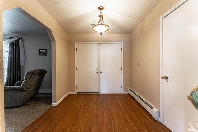 714 S Sherman St, Lincoln, IL 62656 - photo 3