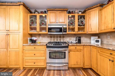 4221 Sir Andrew Cir, Doylestown, PA 18902 - photo 4