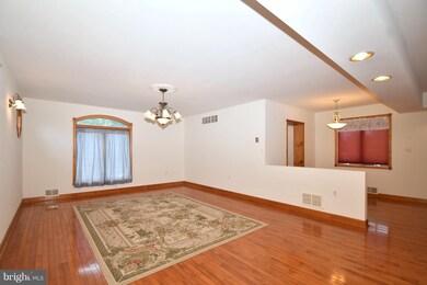202 Sandhill Rd, Essex, MD 21221 - photo 5