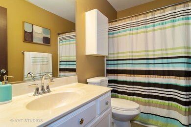 708 Hidden Creek Ln unit 414, North Aurora, IL 60542 - photo 6