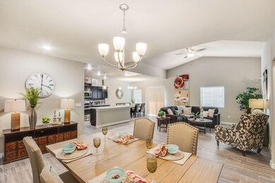 13704 Lago Vista Ave, Horizon City, TX 79928 - photo 4