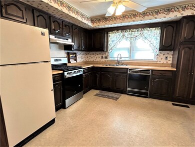 407 N Henrietta St, Effingham, IL 62401 - photo 6