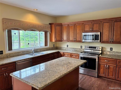 466 Ivy Ln, Troy, MI 48098 - photo 6