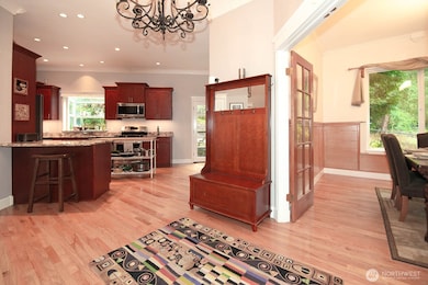 12117 Clearview Dr, Edmonds, WA 98026 - photo 4