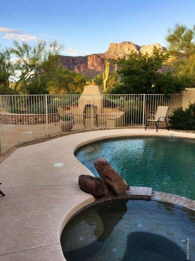 POOL MOUNTAINS