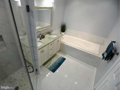 10925 Bloomingdale Dr, Rockville, MD 20852 - photo 5