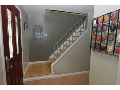 Entry/Foyer.
