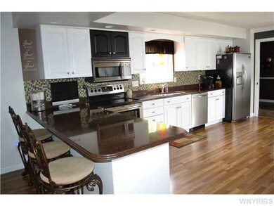Kitchen. Your dream kitchen!!  Quartz countertops 