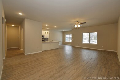 727 E 139th Place, Glenpool, OK 74033 - photo 4