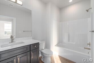 430 Cambria St unit 104, Freemansburg, PA 18017 - photo 6