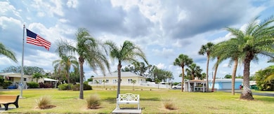 Enjoy Sunset & Sunrise Views @ Park Pier
