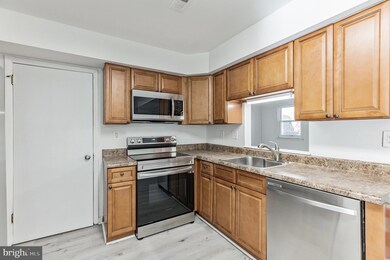 304 Carleton Ln, Mount Laurel, NJ 08054 - photo 5