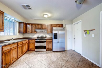 4819 W Hubbell St Phoenix AZ-large-009-K