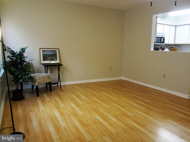 6422 Bayberry Ct, Elkridge, MD 21075 - photo 3