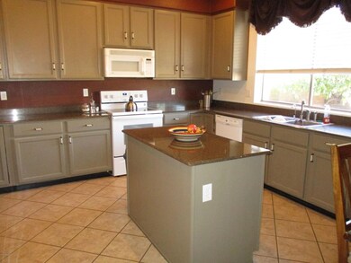 432 E Windsor Dr Kitchen