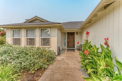 151 Woodridge Dr, Central Point, OR 97502 - photo 4