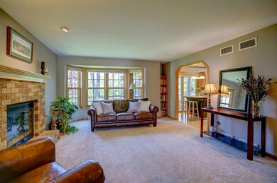 914 Peregrine Trail, Oregon, WI 53575 - photo 5