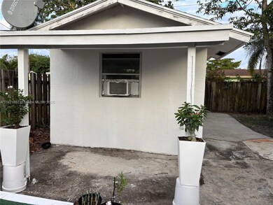610 E Campus Cir unit 3, Fort Lauderdale, FL 33312 - photo 2