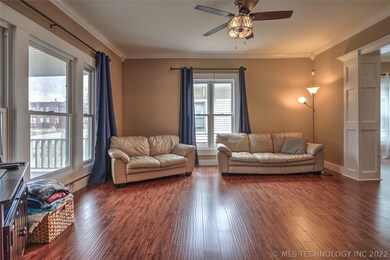 1110 N Denver - Living Room