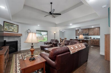 1002 E Tipperary Ct-2